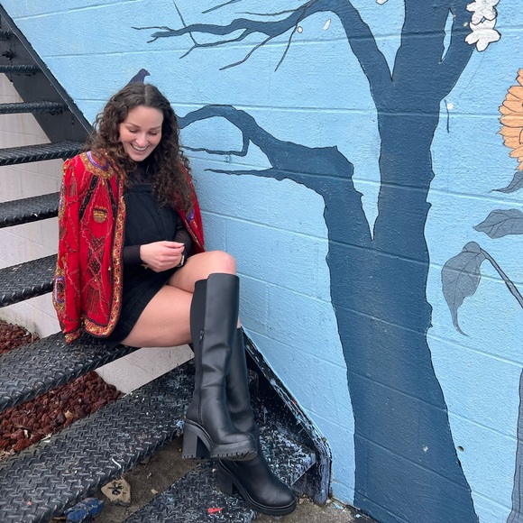 Meet your Posher, Paige - Picture 3 of 3